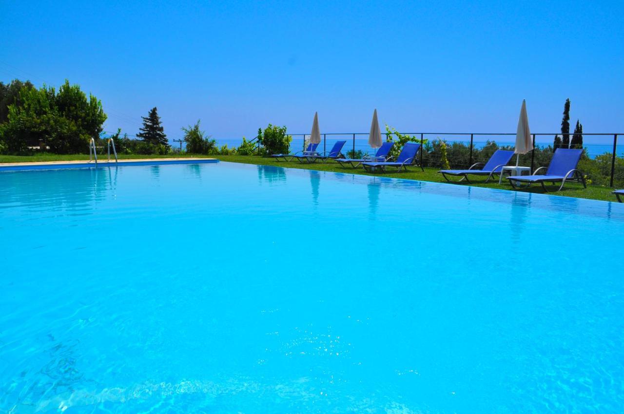 Large Apartment By The Pool - Pelekas Beach, Corfu المظهر الخارجي الصورة