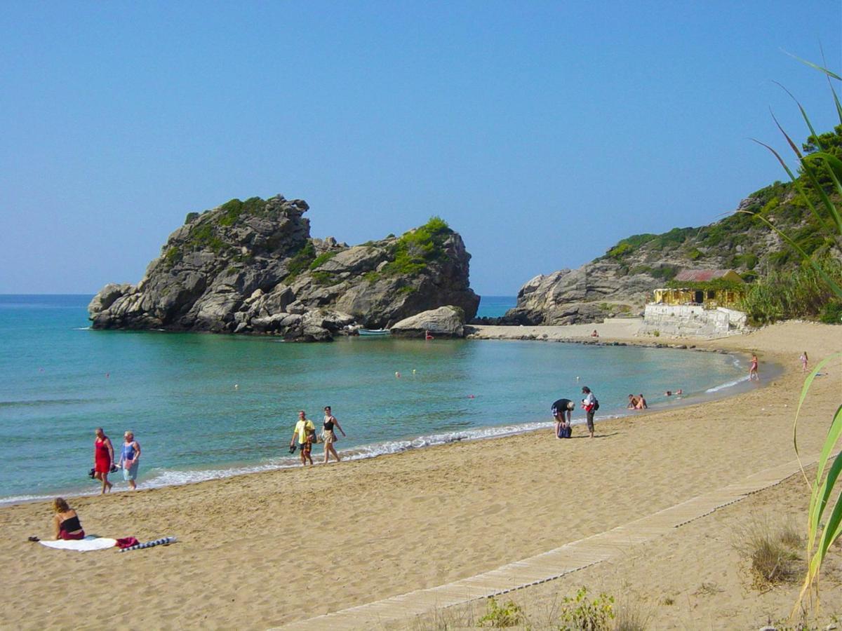 Large Apartment By The Pool - Pelekas Beach, Corfu المظهر الخارجي الصورة